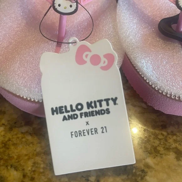 Forever 21 Hello Kitty Pink Glitter Kids Flip Flops - Picture 4 of 5